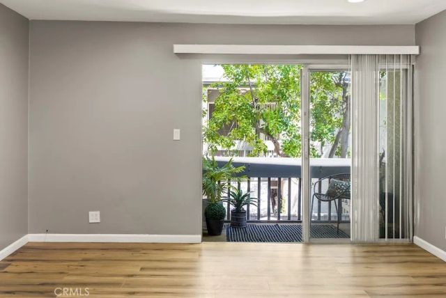 18620 Hatteras Street 223, Tarzana, CA 91356