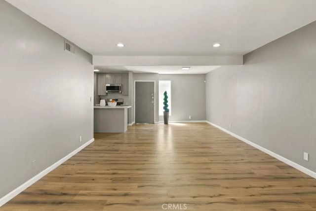 18620 Hatteras Street 223, Tarzana, CA 91356