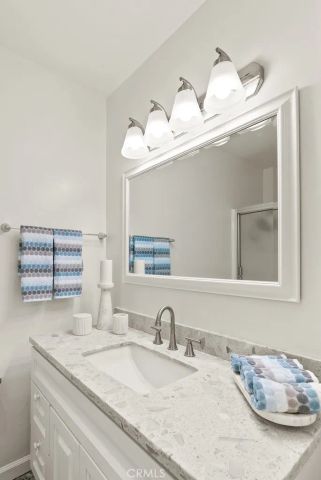 18620 Hatteras Street 223, Tarzana, CA 91356