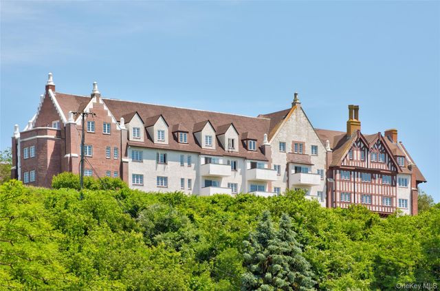 236 Edgemere Street 223, Montauk, NY 11954