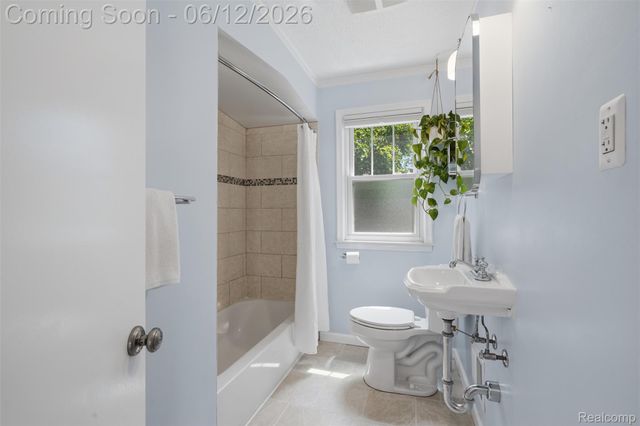 1920 Brockton Avenue, Royal Oak, MI 48067