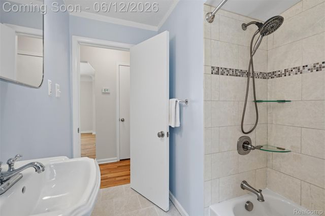 1920 Brockton Avenue, Royal Oak, MI 48067