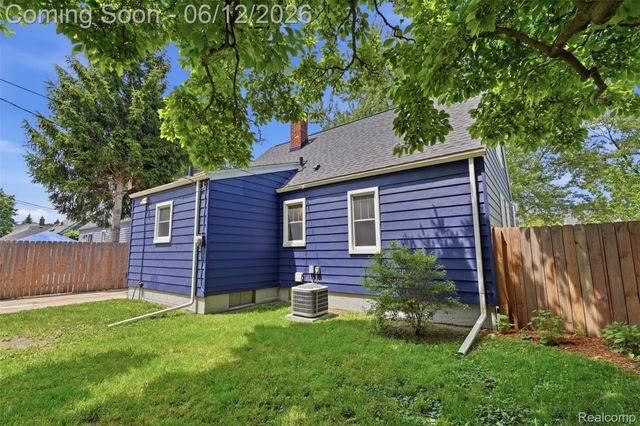1920 Brockton Avenue, Royal Oak, MI 48067