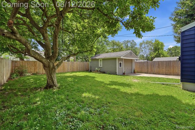 1920 Brockton Avenue, Royal Oak, MI 48067