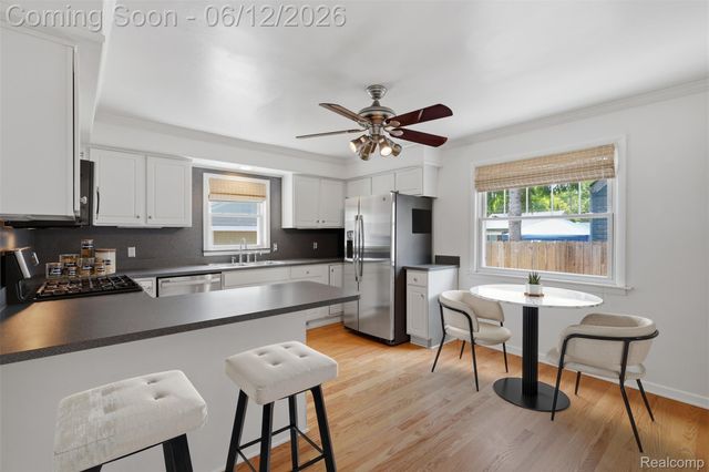 1920 Brockton Avenue, Royal Oak, MI 48067