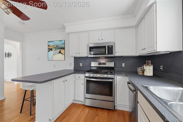 1920 Brockton Avenue, Royal Oak, MI 48067