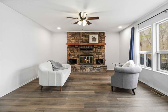 7 Kalynn Lane, Bella Vista, AR 72714