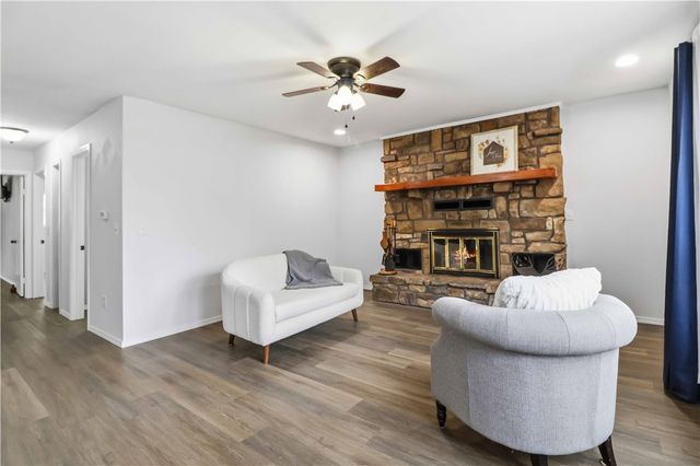 7 Kalynn Lane, Bella Vista, AR 72714