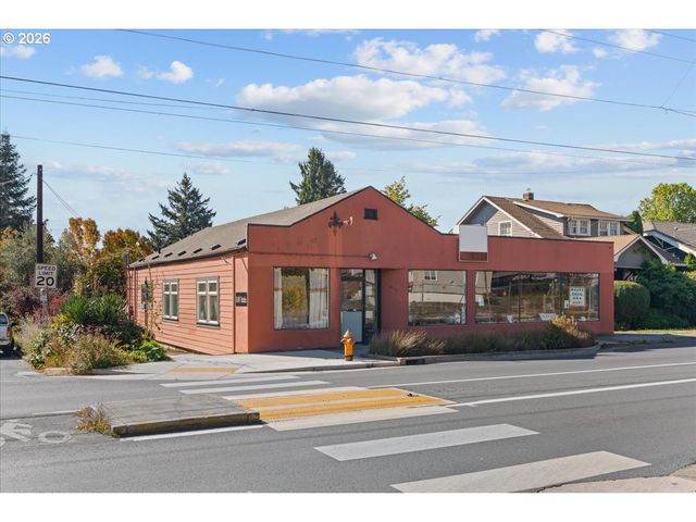 8536 Se STARK St, Portland, OR 97216