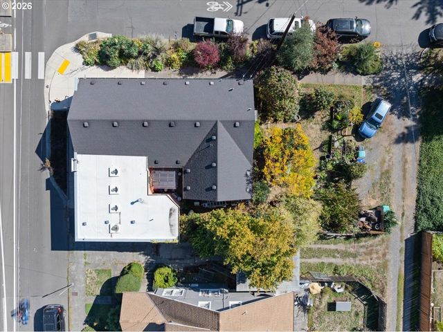 8536 Se STARK St, Portland, OR 97216