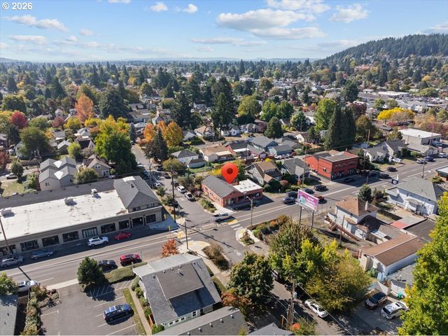 8536 Se STARK St, Portland, OR 97216