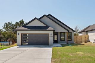 1529 Corona Drive, Granbury, TX 76048