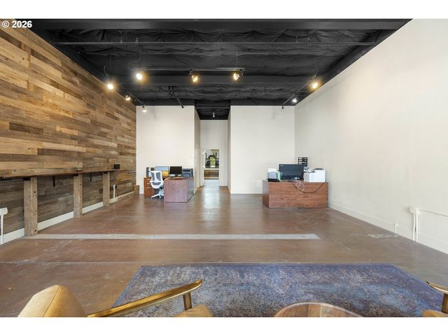 2809 Ne M L KING Blvd 2, Portland, OR 97212