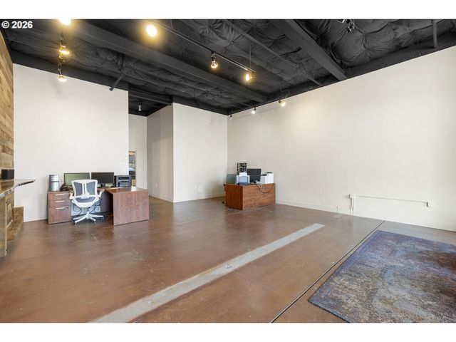 2809 Ne M L KING Blvd 2, Portland, OR 97212