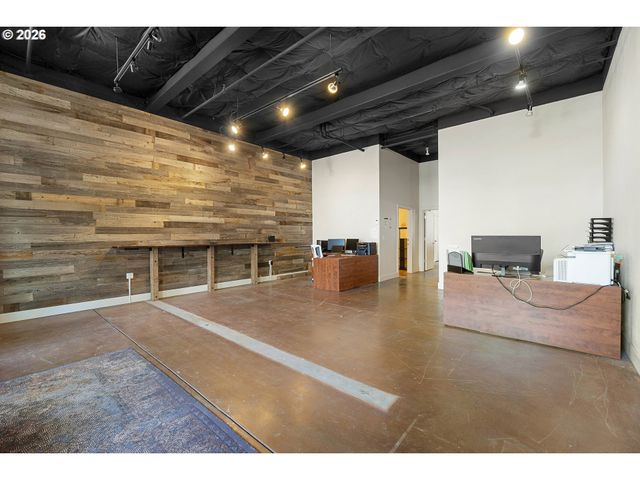 2809 Ne M L KING Blvd 2, Portland, OR 97212