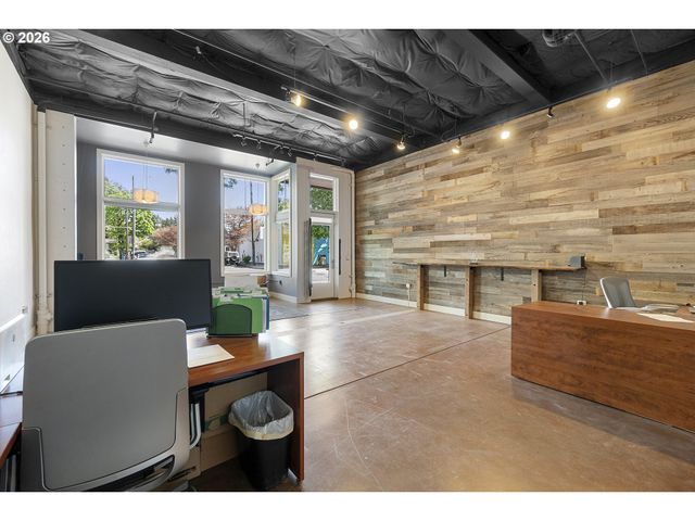 2809 Ne M L KING Blvd 2, Portland, OR 97212