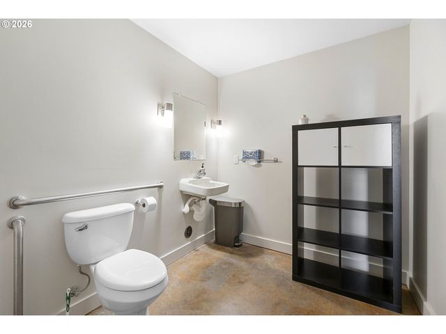 2809 Ne M L KING Blvd 2, Portland, OR 97212