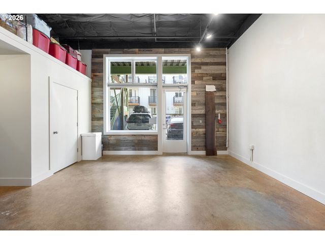 2809 Ne M L KING Blvd 2, Portland, OR 97212