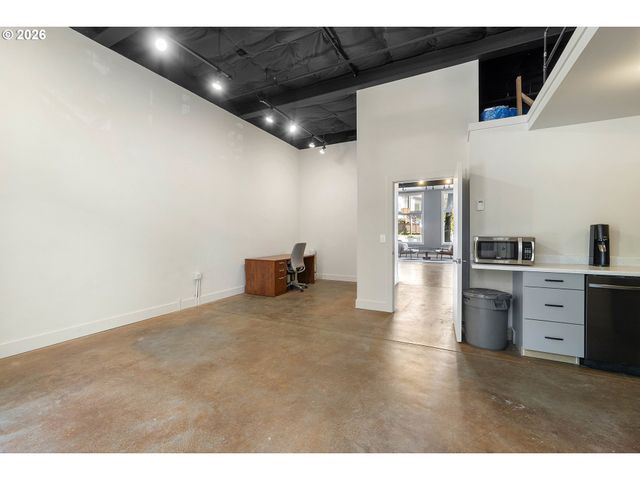 2809 Ne M L KING Blvd 2, Portland, OR 97212