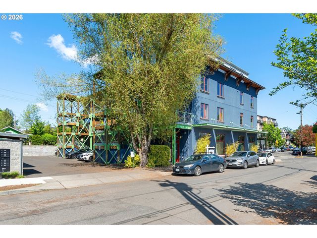 2809 Ne M L KING Blvd 2, Portland, OR 97212