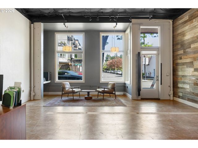 2809 Ne M L KING Blvd 2, Portland, OR 97212