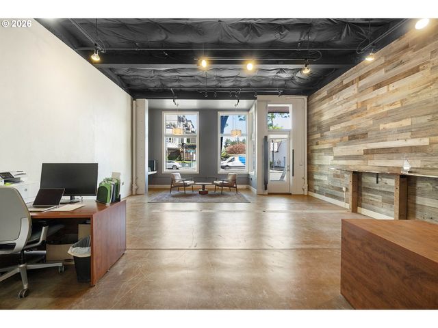 2809 Ne M L KING Blvd 2, Portland, OR 97212