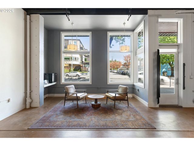 2809 Ne M L KING Blvd 2, Portland, OR 97212