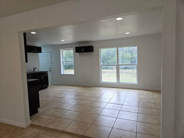 303 N Prairie St, Leesville, LA 71446