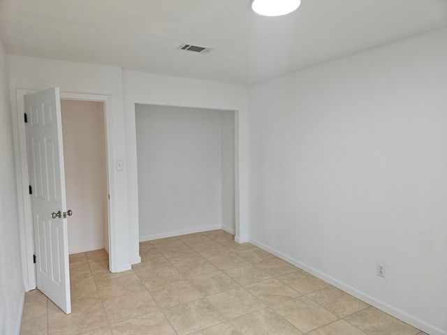 303 N Prairie St, Leesville, LA 71446