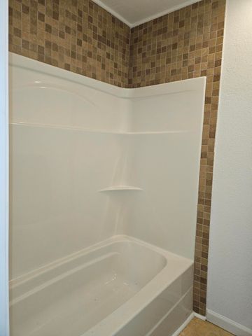 303 N Prairie St, Leesville, LA 71446