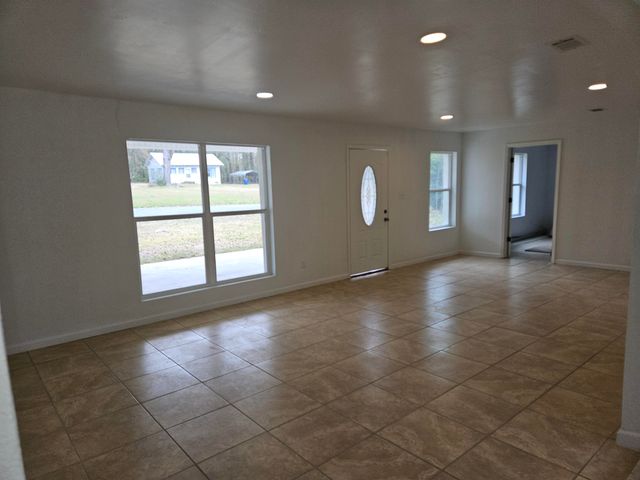 303 N Prairie St, Leesville, LA 71446