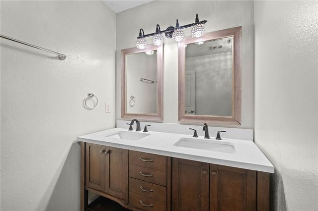 2302 Beth Lane, Bentonville, AR 72712