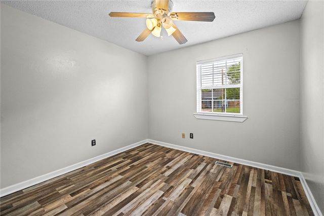 2302 Beth Lane, Bentonville, AR 72712
