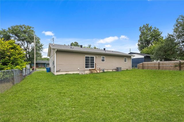 2302 Beth Lane, Bentonville, AR 72712