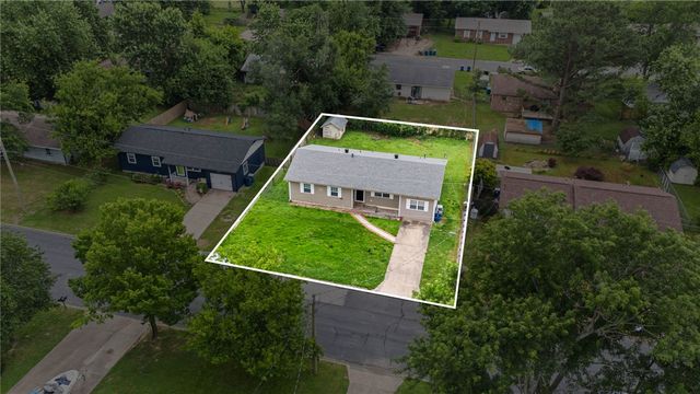 2302 Beth Lane, Bentonville, AR 72712