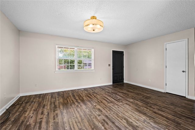 2302 Beth Lane, Bentonville, AR 72712