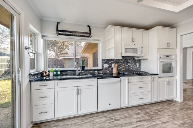 3919 Winter Park Lane, Addison, TX 75001