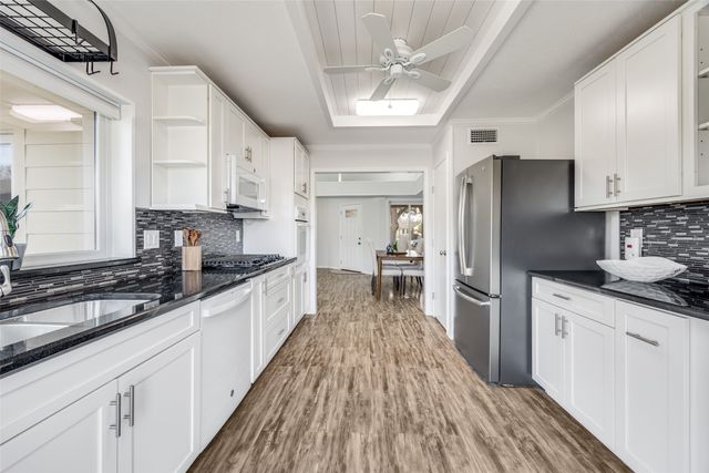 3919 Winter Park Lane, Addison, TX 75001