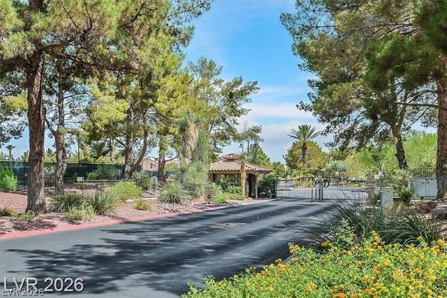 7250 White Dove Drive 104, Las Vegas, NV 89149