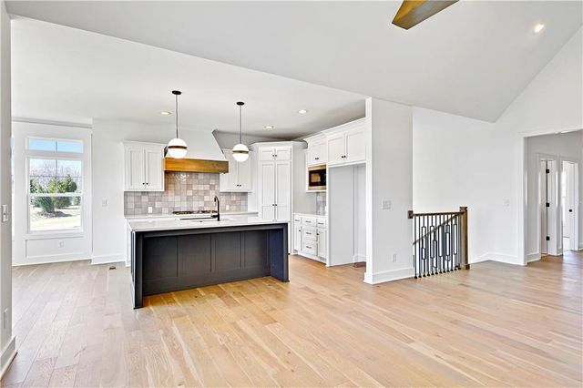 13411 W 174th Terrace, Overland Park, KS 66221