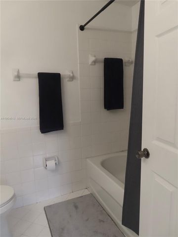 3398 NE 9th Dr 201, Homestead, FL 33033