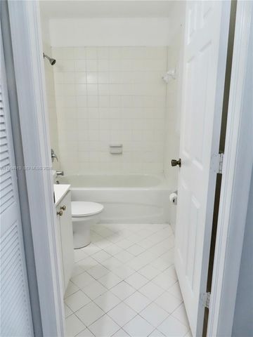 3398 NE 9th Dr 201, Homestead, FL 33033