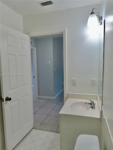 3398 NE 9th Dr 201, Homestead, FL 33033