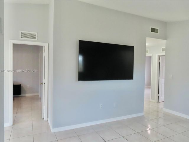 3398 NE 9th Dr 201, Homestead, FL 33033