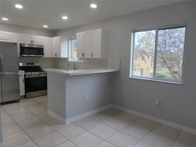 3398 NE 9th Dr 201, Homestead, FL 33033