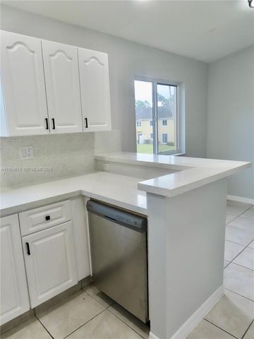 3398 NE 9th Dr 201, Homestead, FL 33033