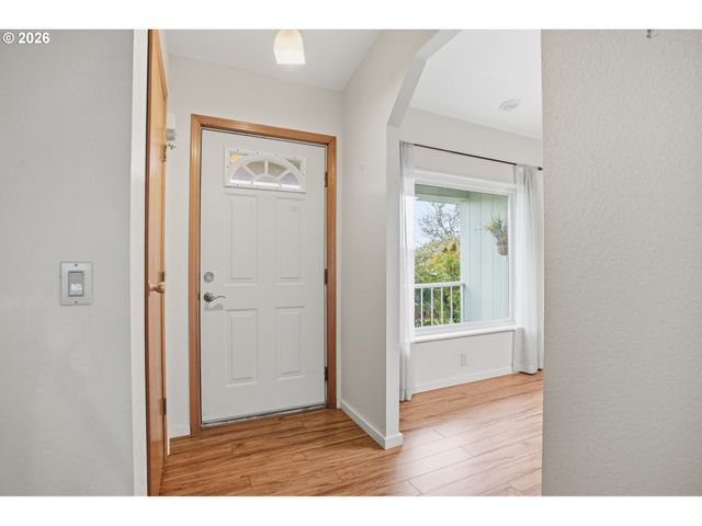 3355 N DELTA Hwy 105, Eugene, OR 97408