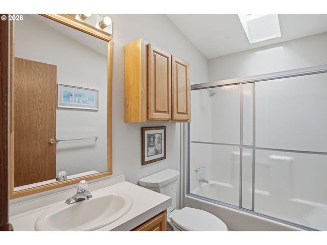 3355 N DELTA Hwy 105, Eugene, OR 97408