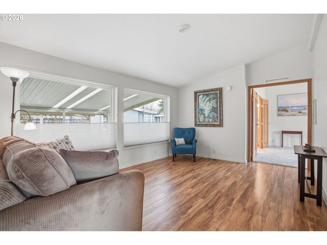 3355 N DELTA Hwy 105, Eugene, OR 97408