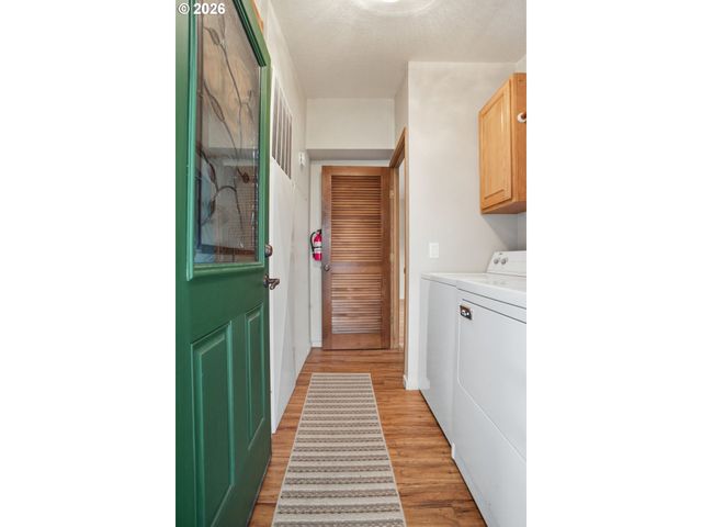 3355 N DELTA Hwy 105, Eugene, OR 97408